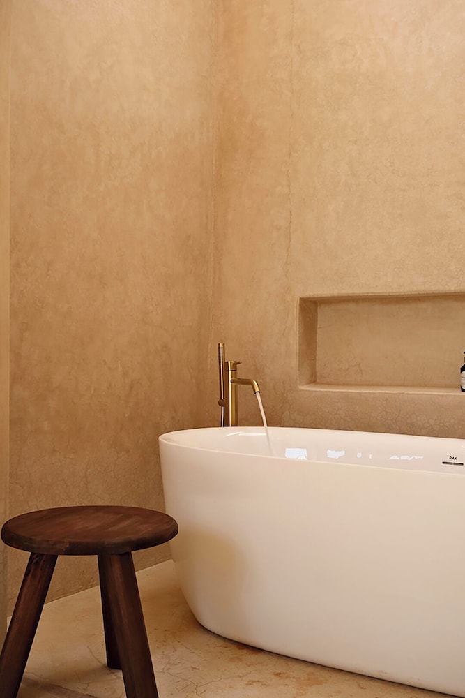 Domaine des Remparts Hotel and Spa 38/60