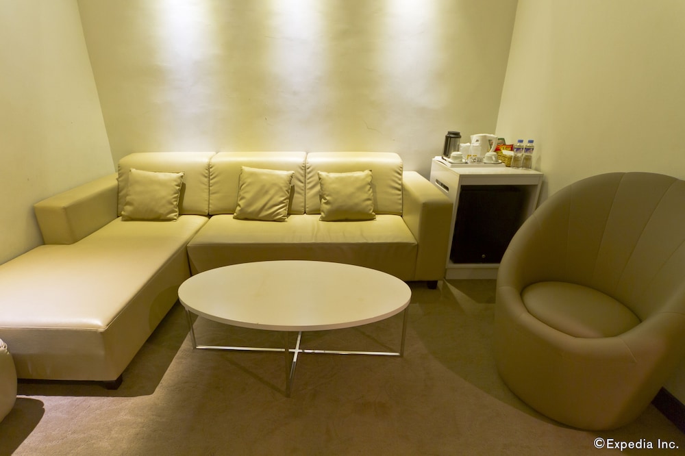 Castle Peak Hotel photo3