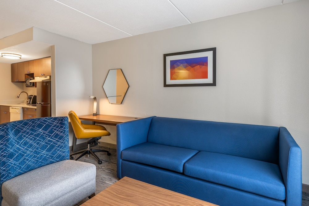 Holiday Inn Express Petersburg 44/70