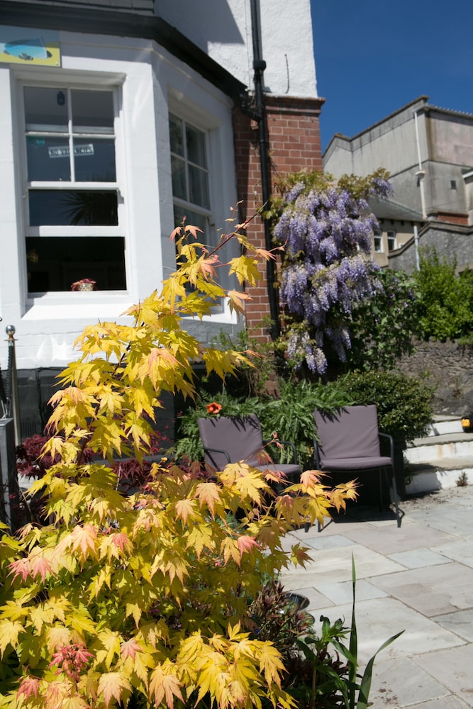 Harbour Heights Guest House 4/41