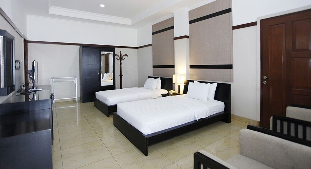 Hotel Cianjur Cipanas (Ex Ayola Hoci Cipanas) 10/17