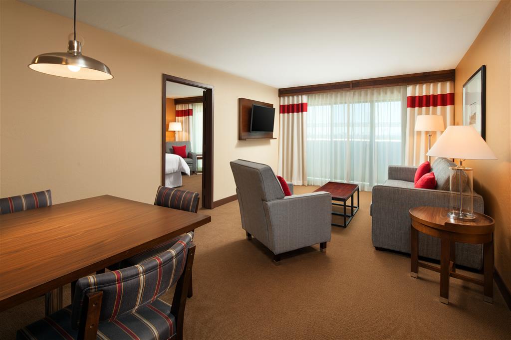 Four Points by Sheraton Phoenix South Mountain 9/16