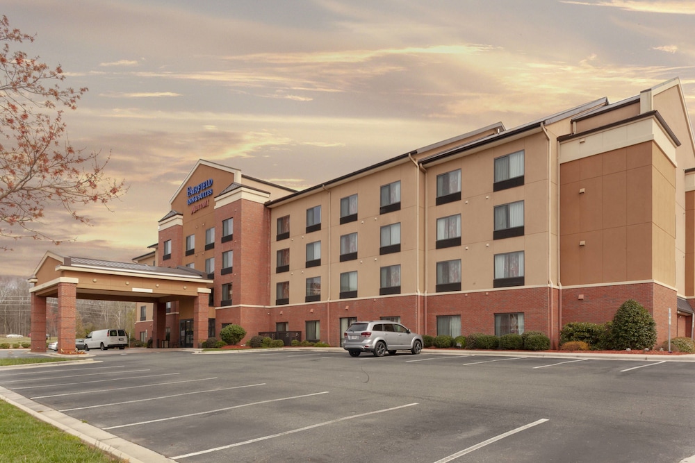 Fairfield Inn Suites Charlotte Matthews 3/39