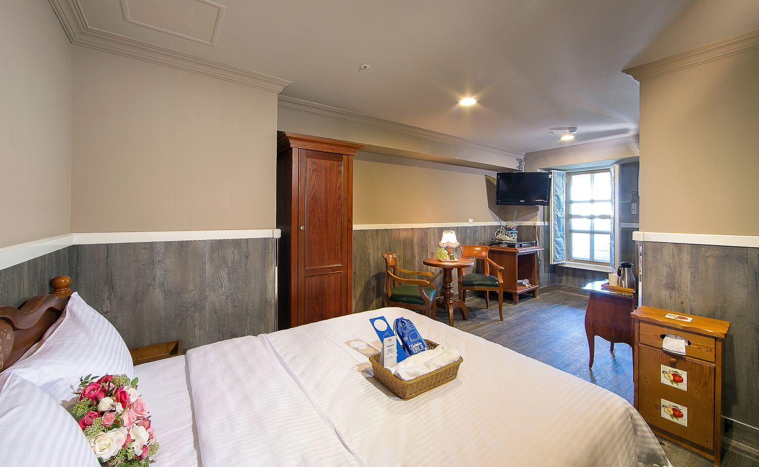 غرفة بسرير كينج، Hotel de Trianon 2/3