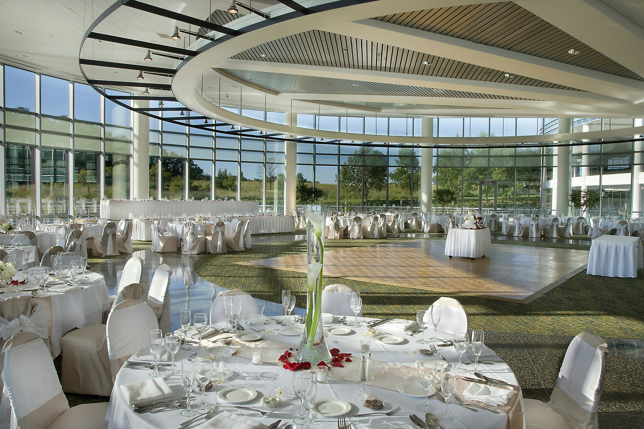DoubleTree Suites by Hilton Hotel & Conference Center Chicago-Downers Grove 33/60