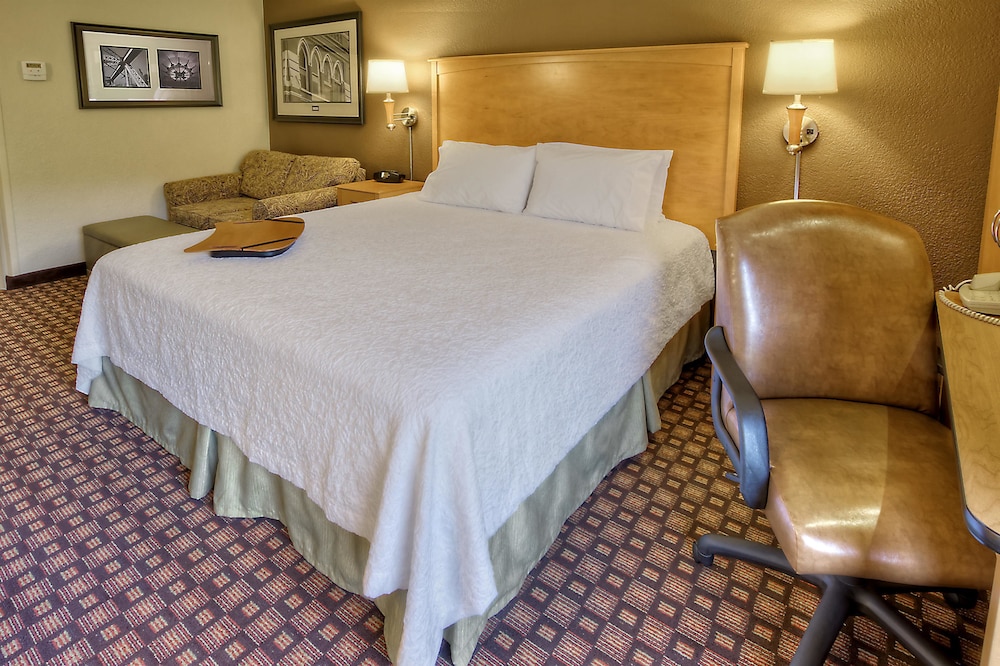 Spark by Hilton Brentwood Nashville I 65S 13/36