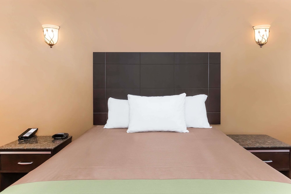 Travelodge Inn & Suites by Wyndham Bell Los Angeles Area 22/52