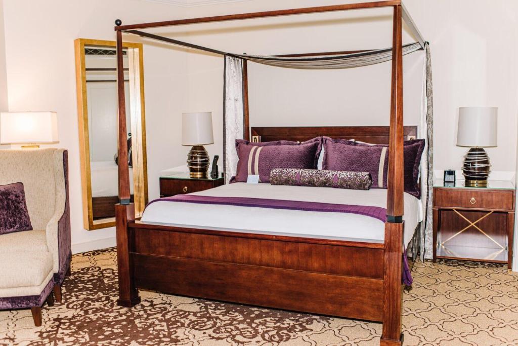 1 Bedroom, Grand Cr, Suite