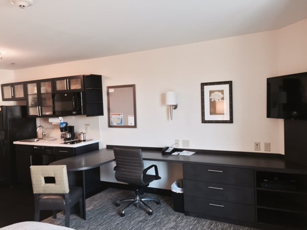 Candlewood Suites Youngstown West - Austintown, an IHG Hotel 45/56