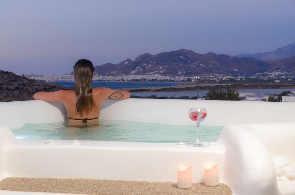 Naxos Euphoria Suites 61/69