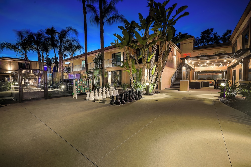 The Cove Hotel, Ascend Hotel Collection 60/67