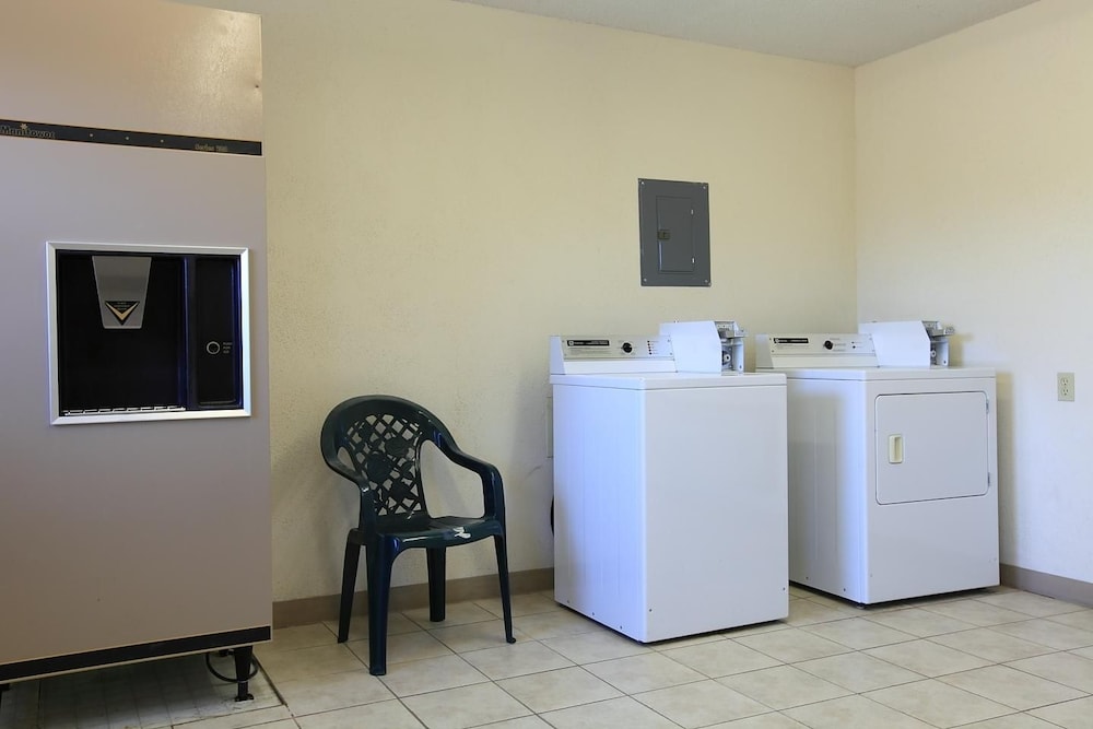 Americas Best Value Inn Suburban Motel 7/14