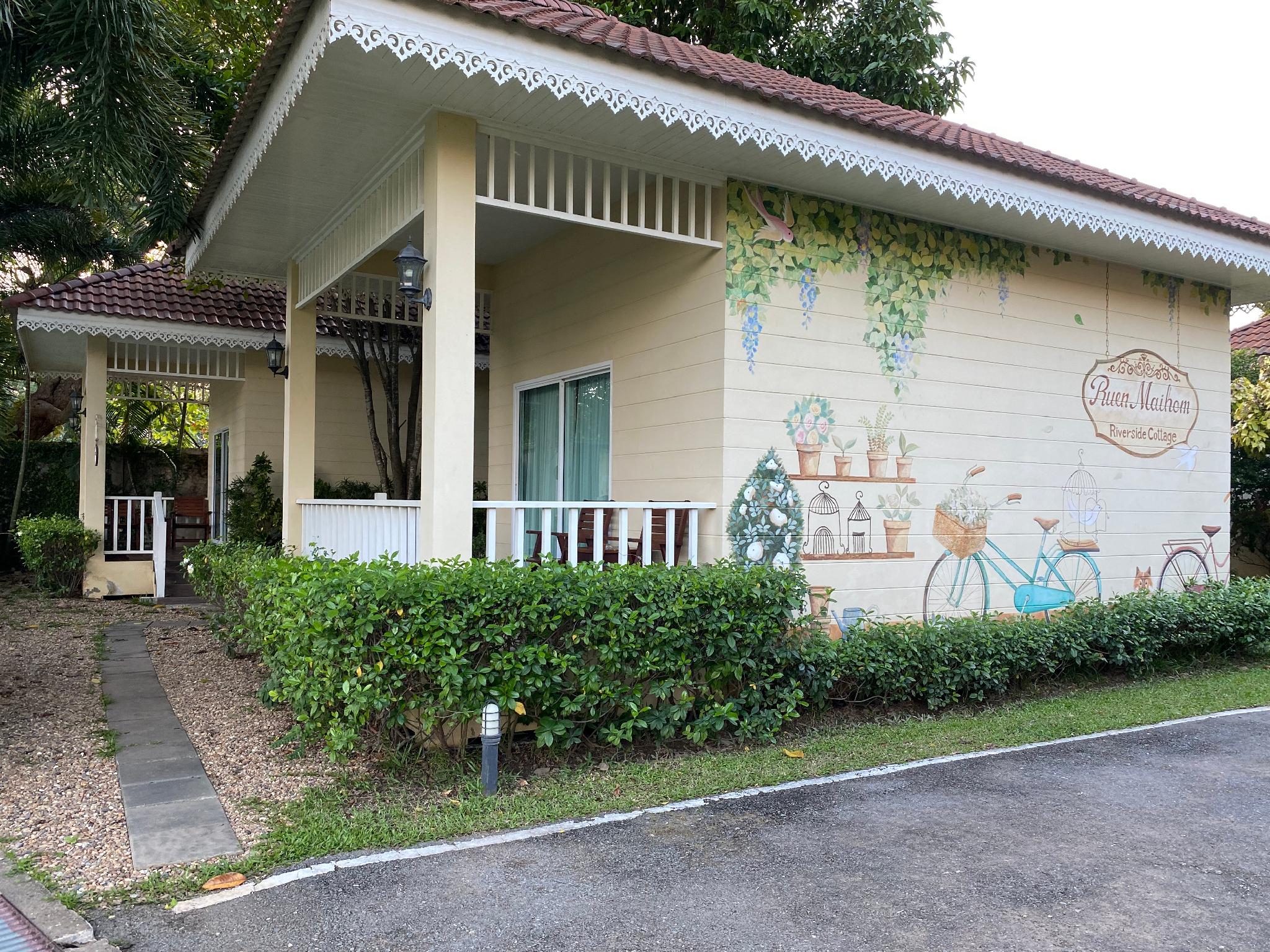 Ruen Maihom Riverside Cottage 3/63