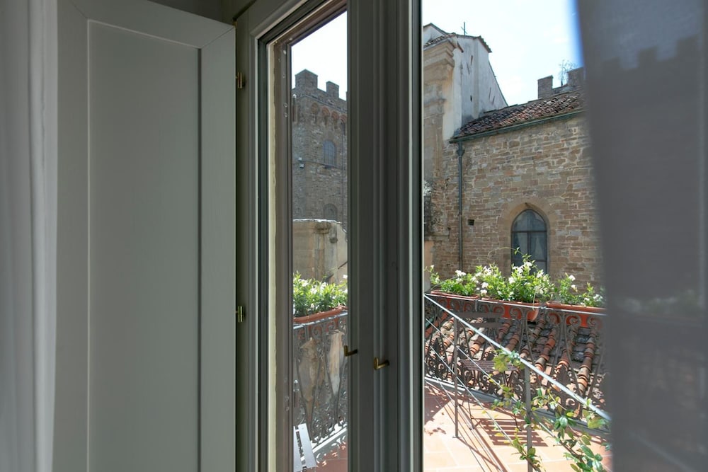 Tornabuoni Place 38/48