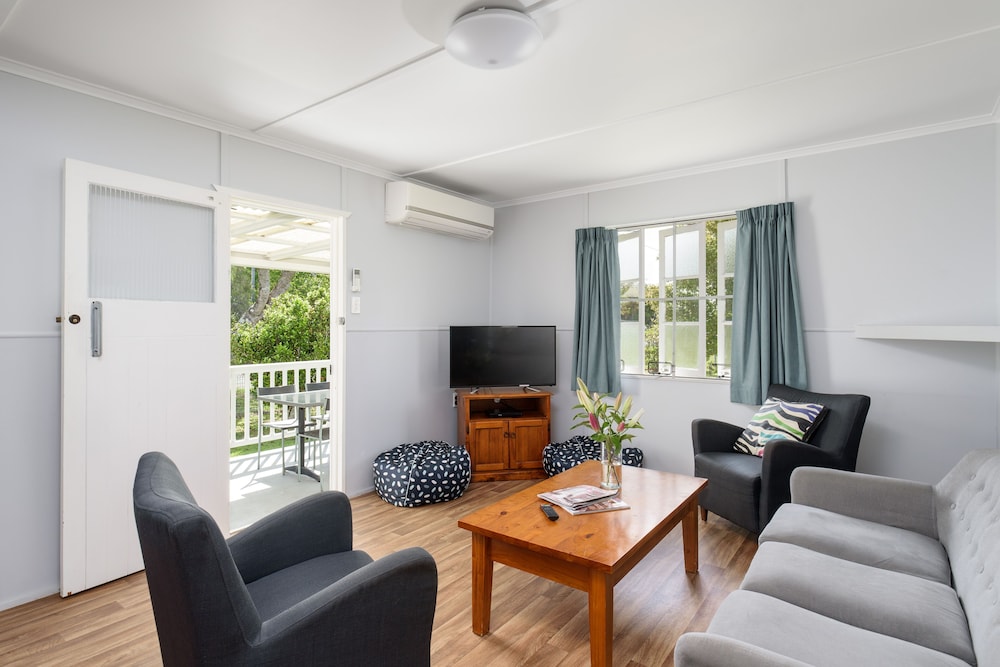 Tin Can Bay's Sleepy Lagoon Motel 17/42