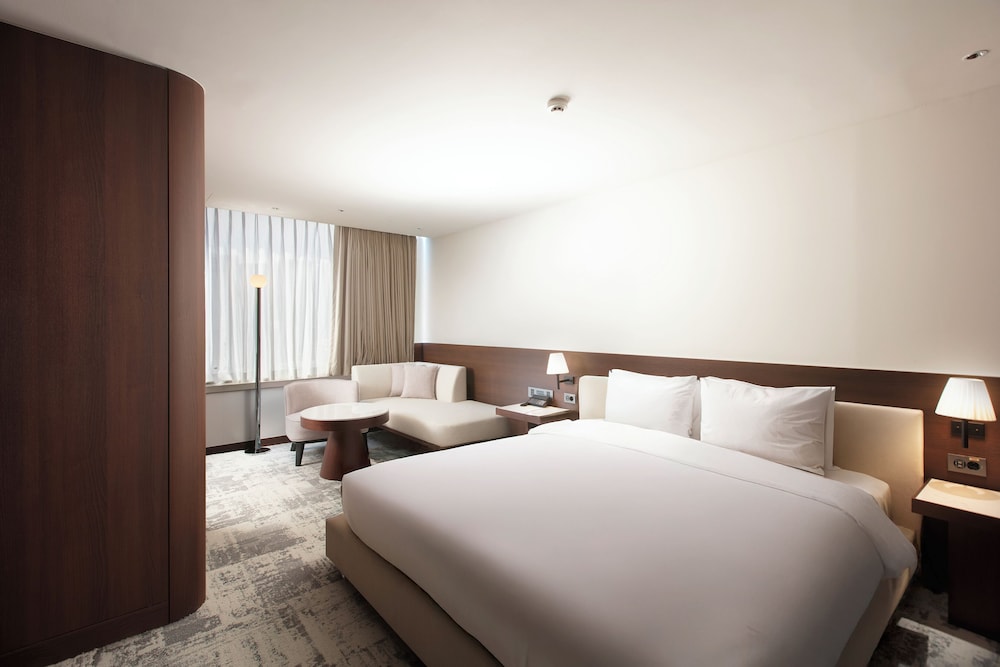 Suite, King Bed