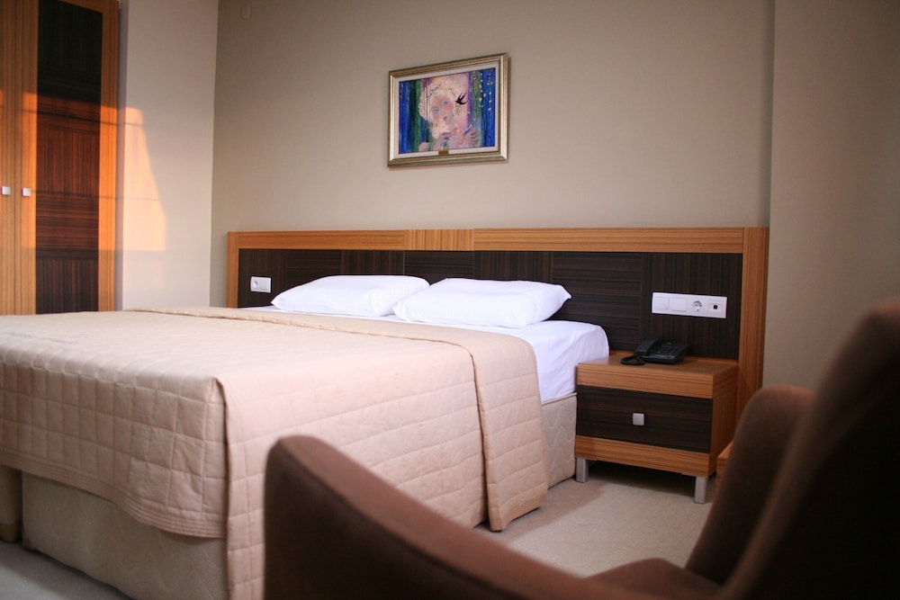 Rabis Hotel 18/45