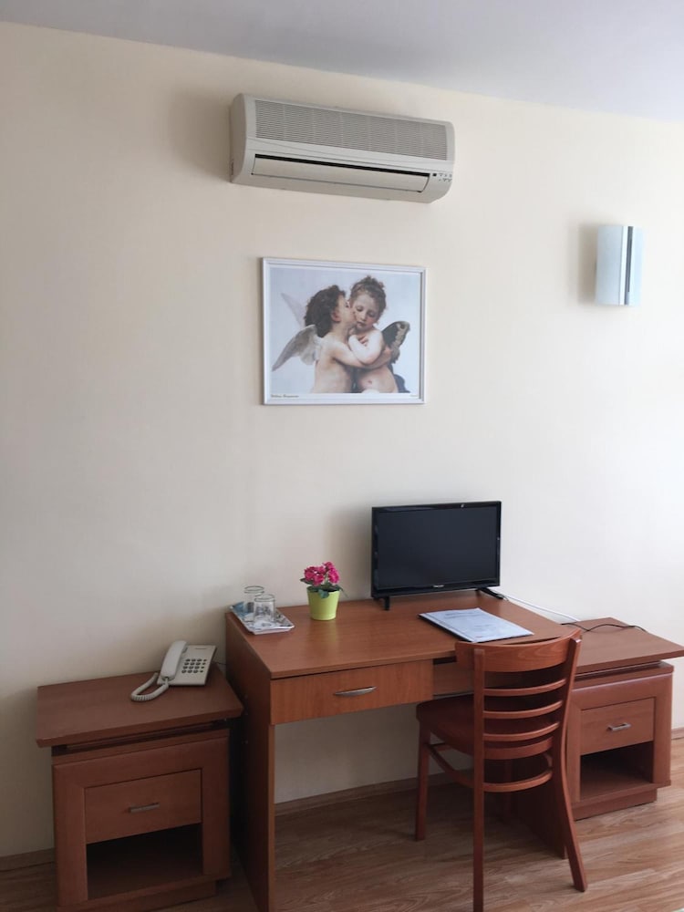 Hotel Ferihegy 22/30