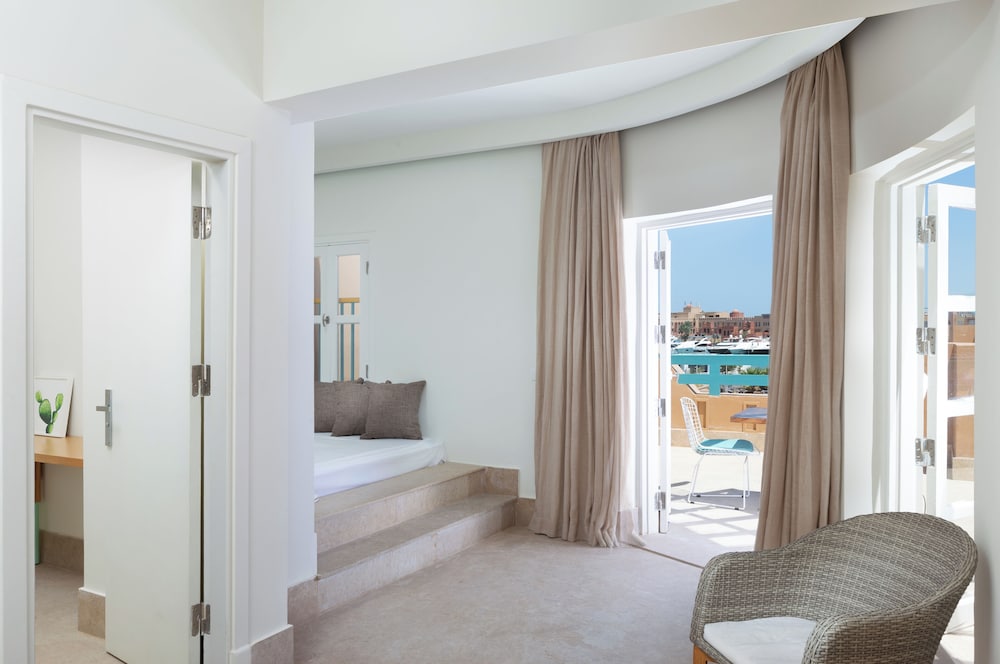 Suite, King Bed