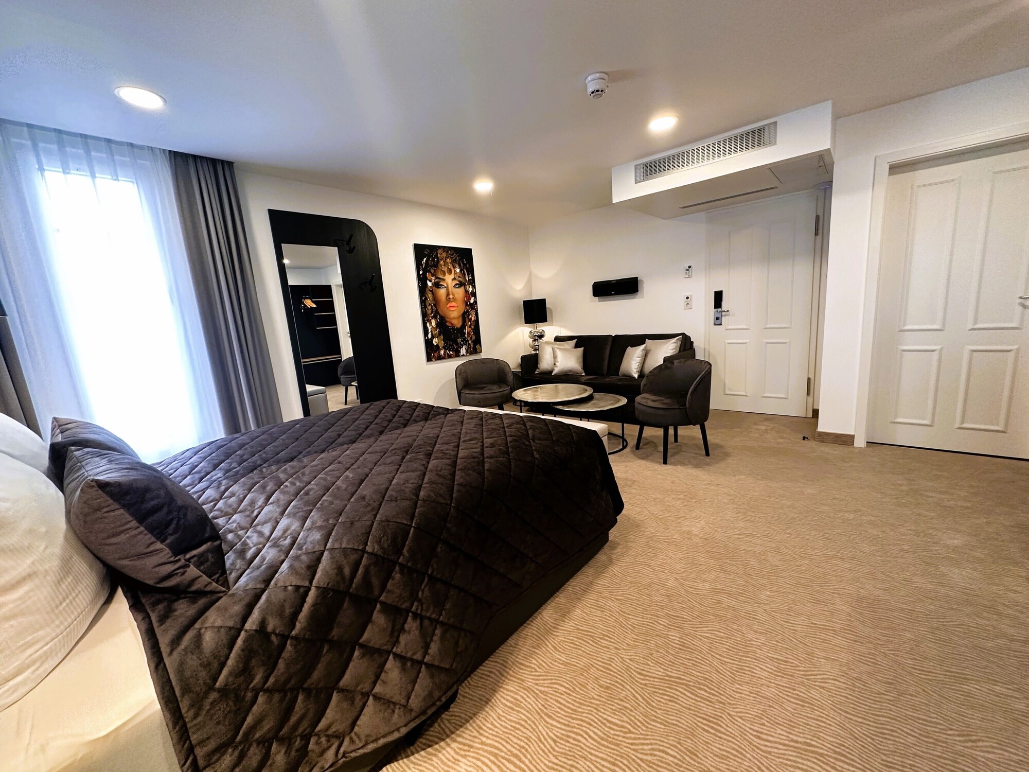 Junior Suite, Studio, Queen Bed 2/5