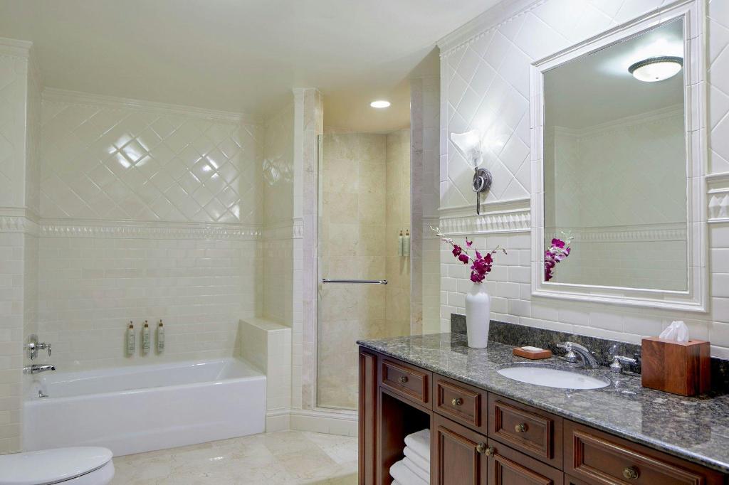1 Bedroom, Hospitality, Suite, King Bed, Balcony