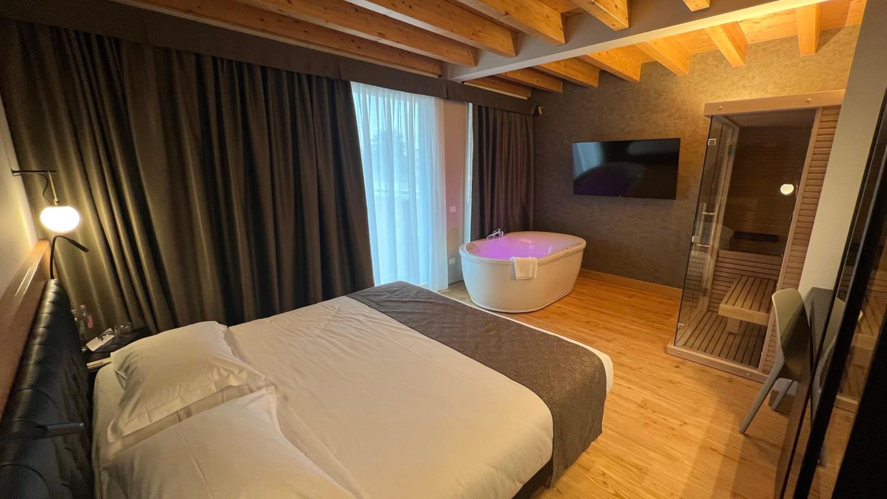 Junior Suite, Deluxe, King Bed