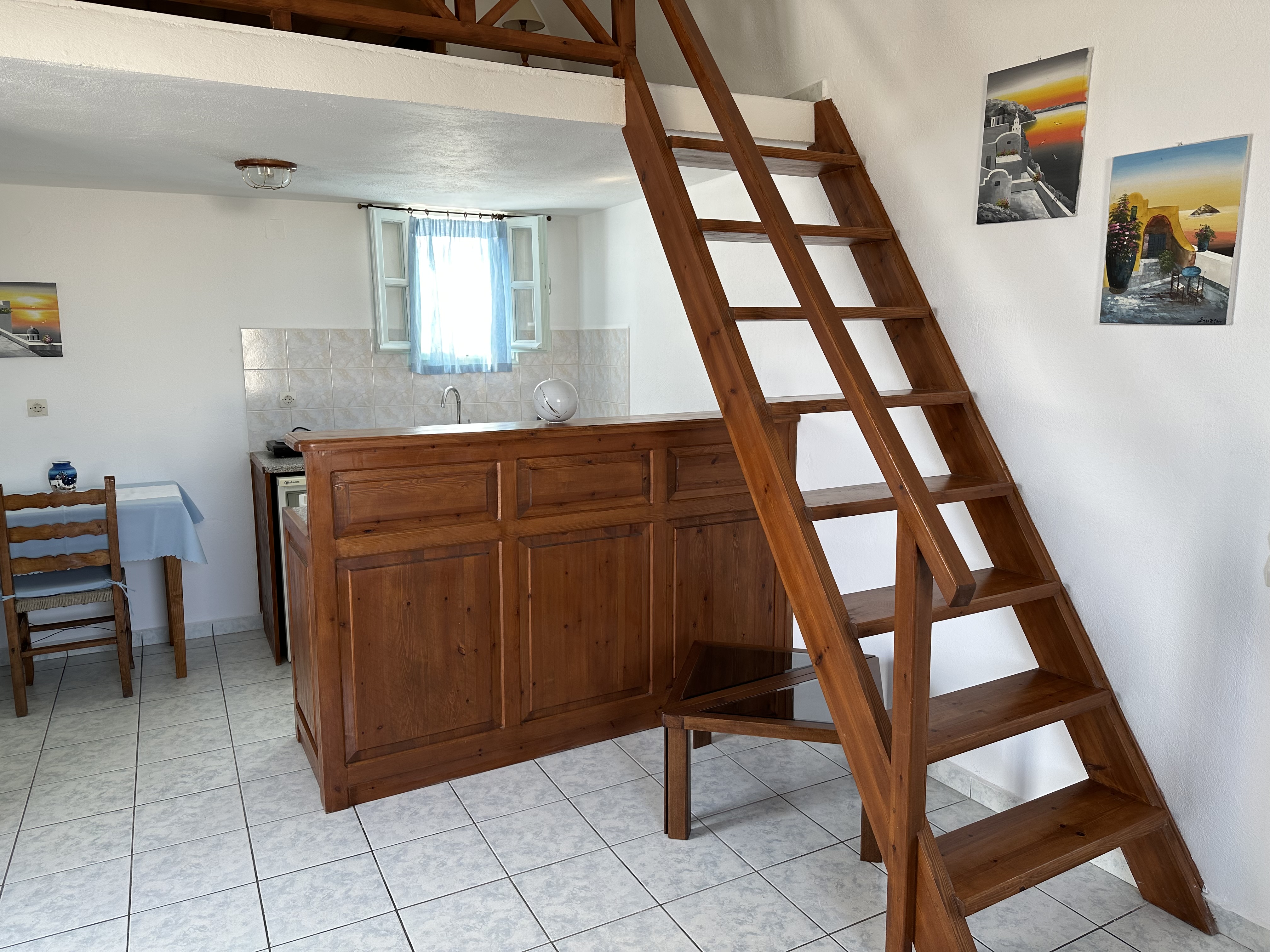 Paradisos Oia 4/36