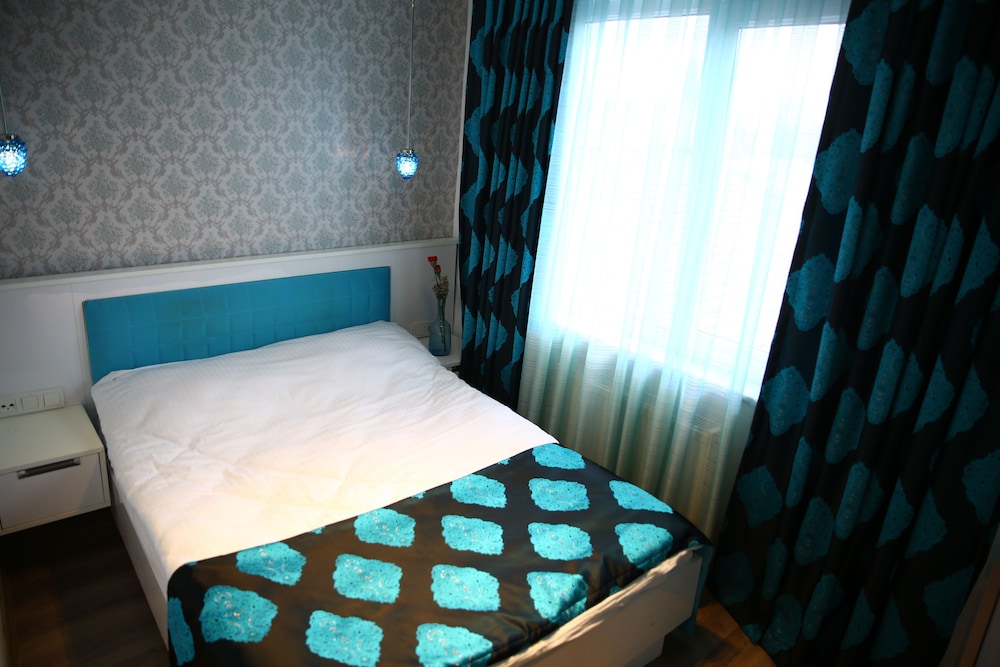 MINEL HOTEL 33/55
