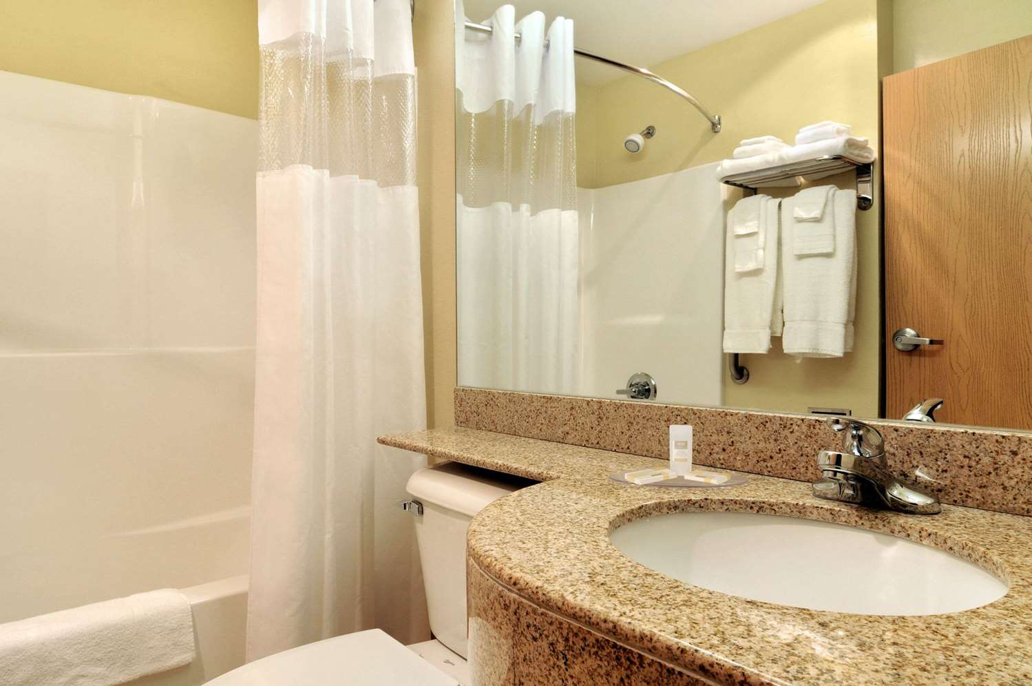 Microtel Inn & Suites Huntsville 10/10
