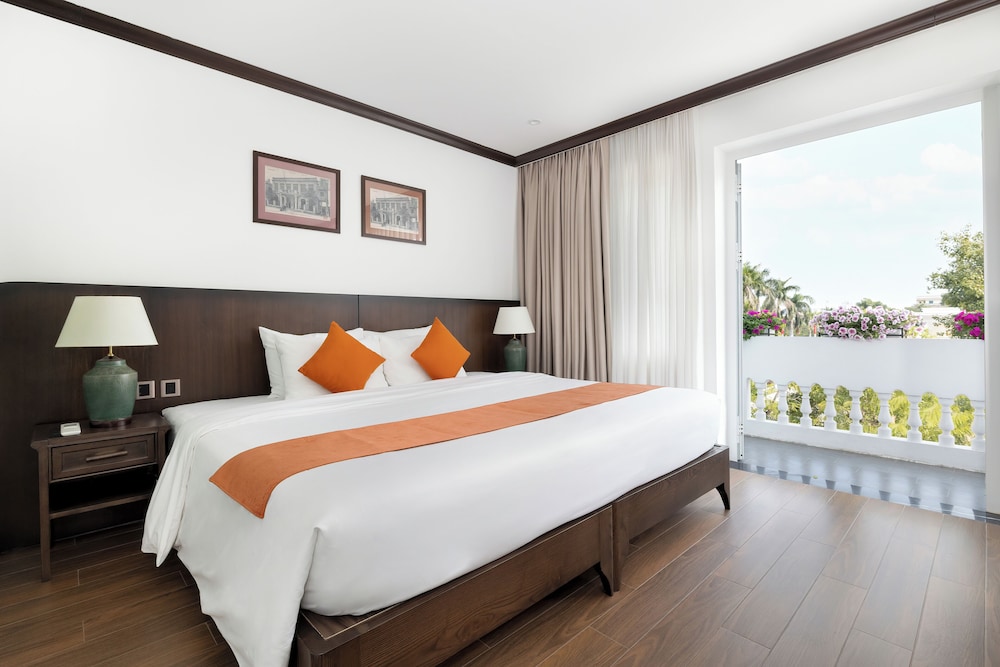Bach Dang Hotel 12/50