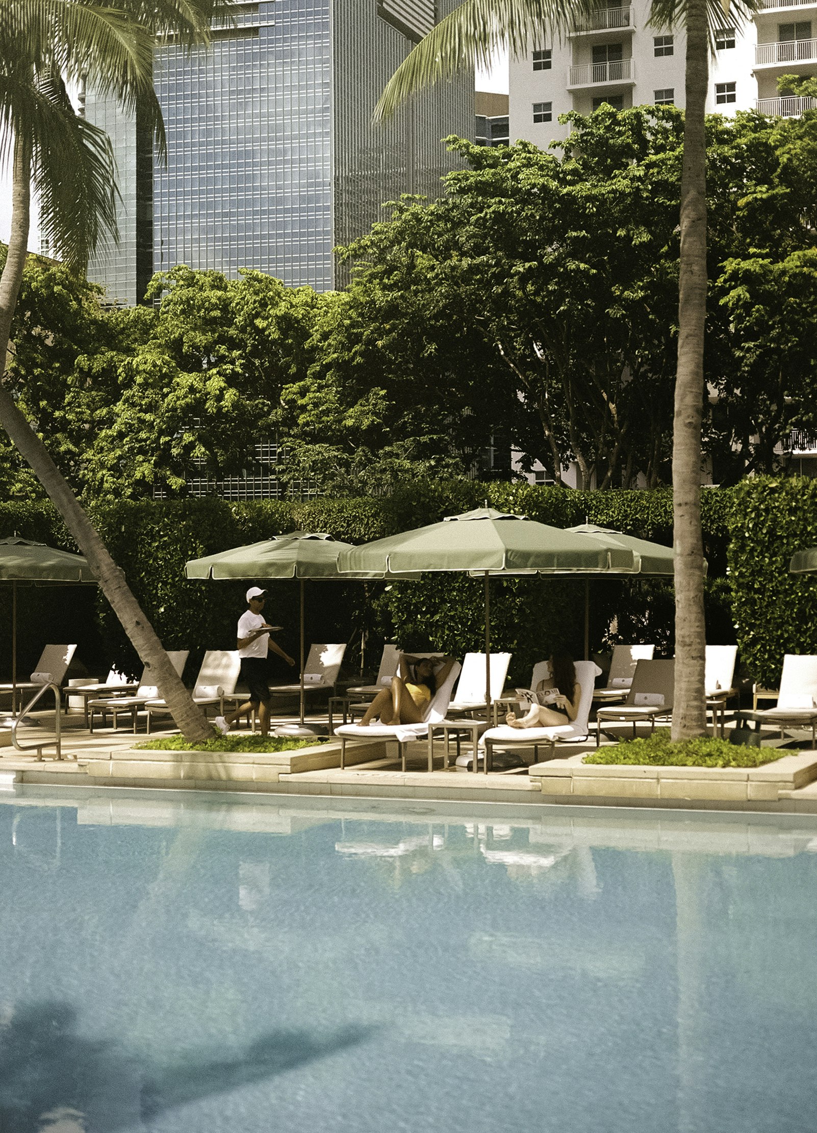 Four Seasons Hotel Miami 64/67