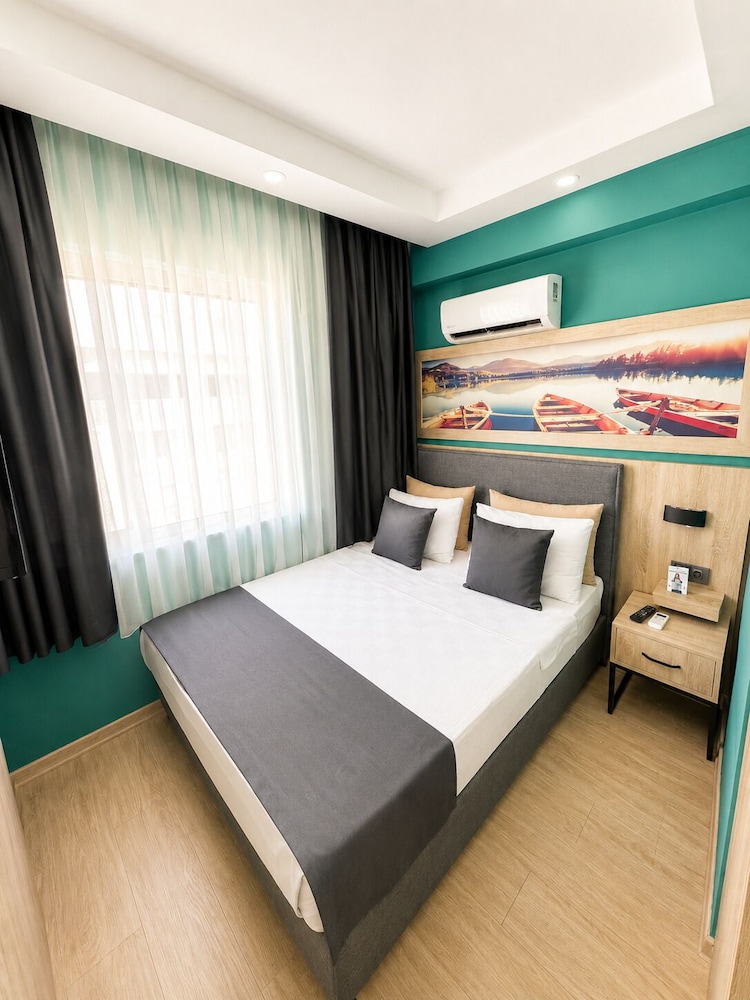 Deniz Hotel Konyaalti 17/94