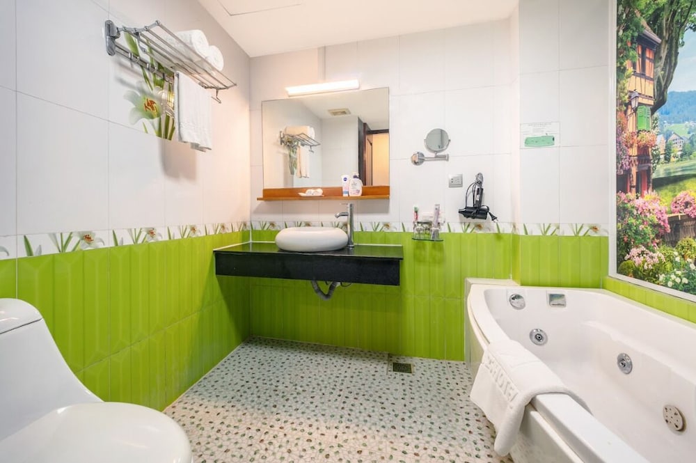 A25 Hotel Phan Chu Trinh 51/55