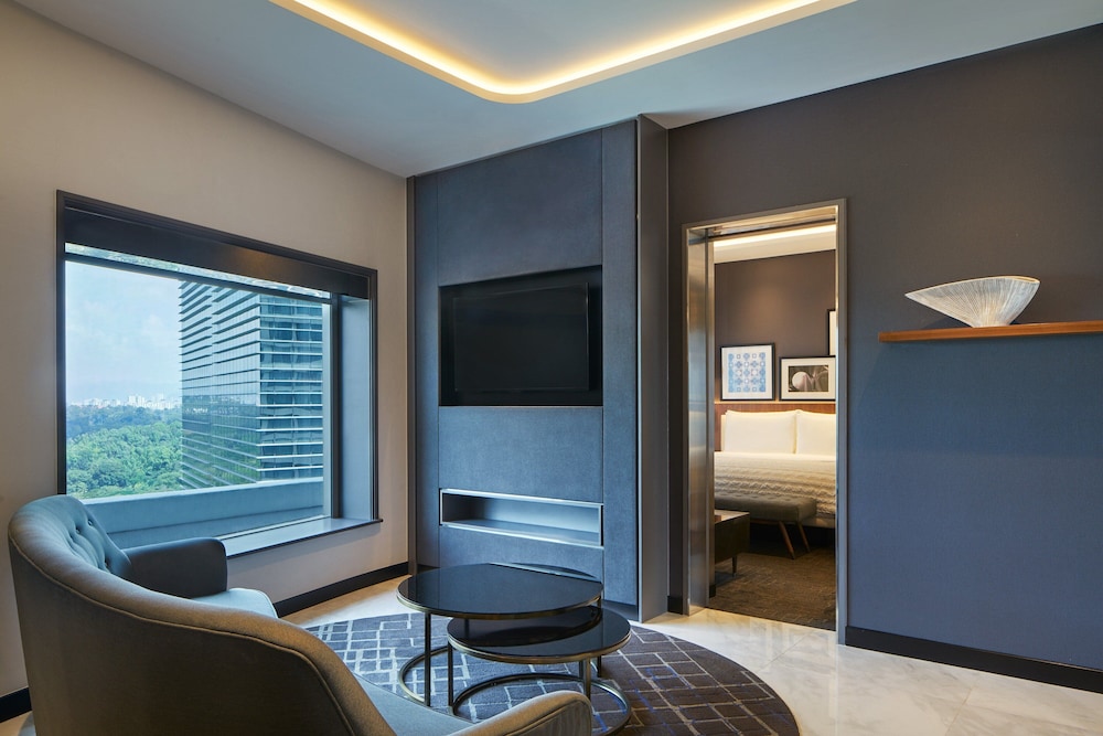 LE MERIDIEN KUALA LUMPUR 50/83