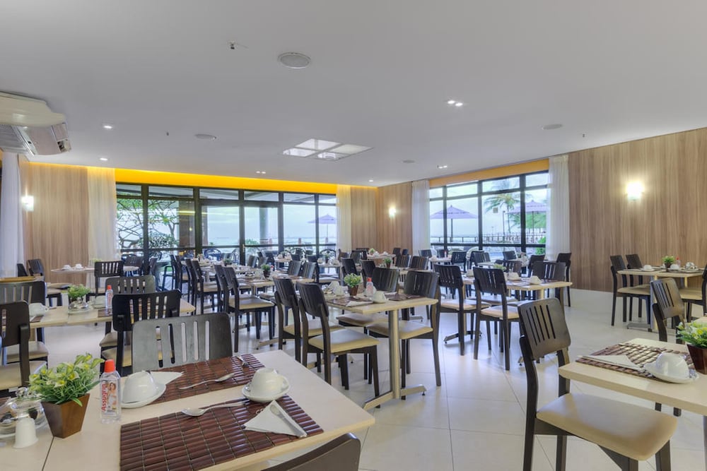 Iate Plaza Hotel 43/50