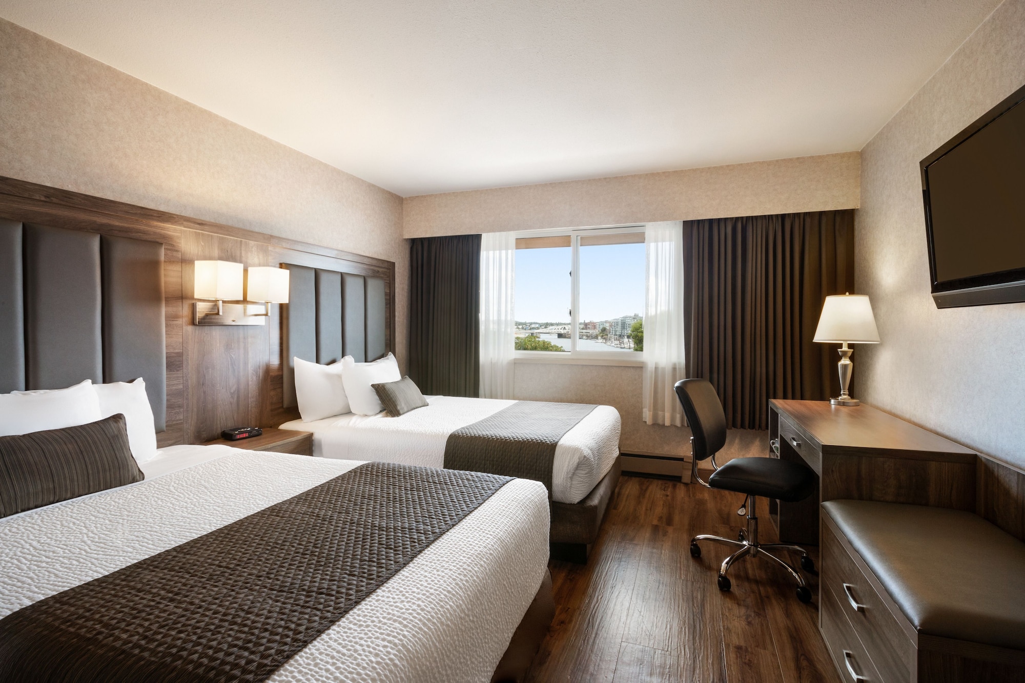 Deluxe, 2 Double Beds, Street View, Kitchenette
