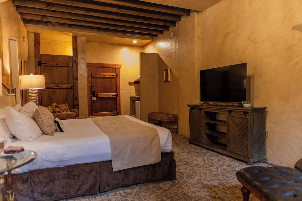 غرفة كلوب بسرير كينج، Inn At Leola Village 6/10