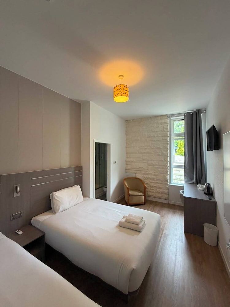Spean Bridge Hotel 8/42