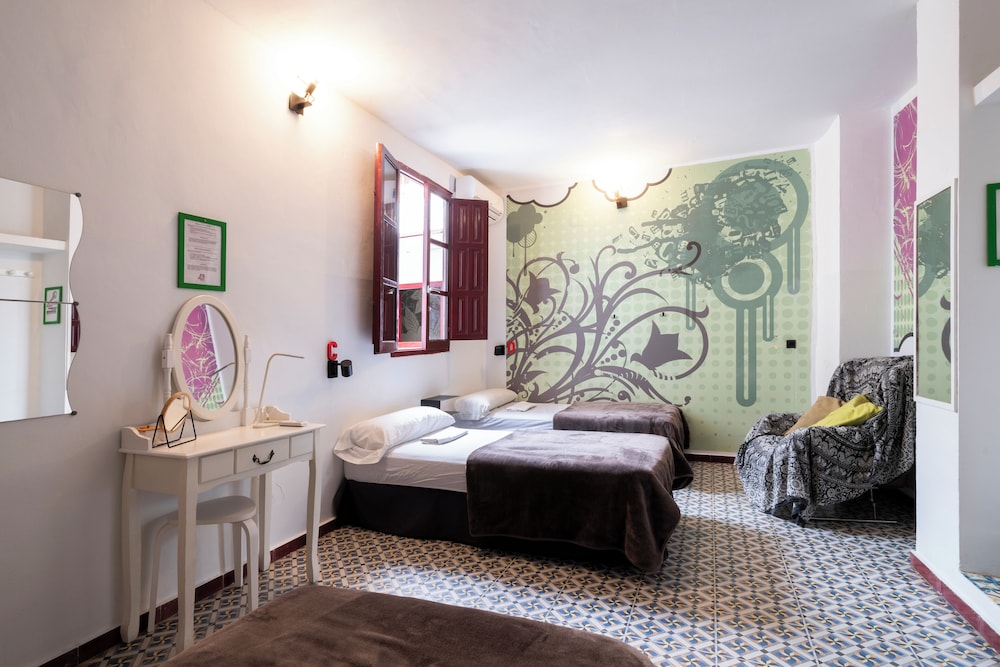 Home Youth Hostel 11/73