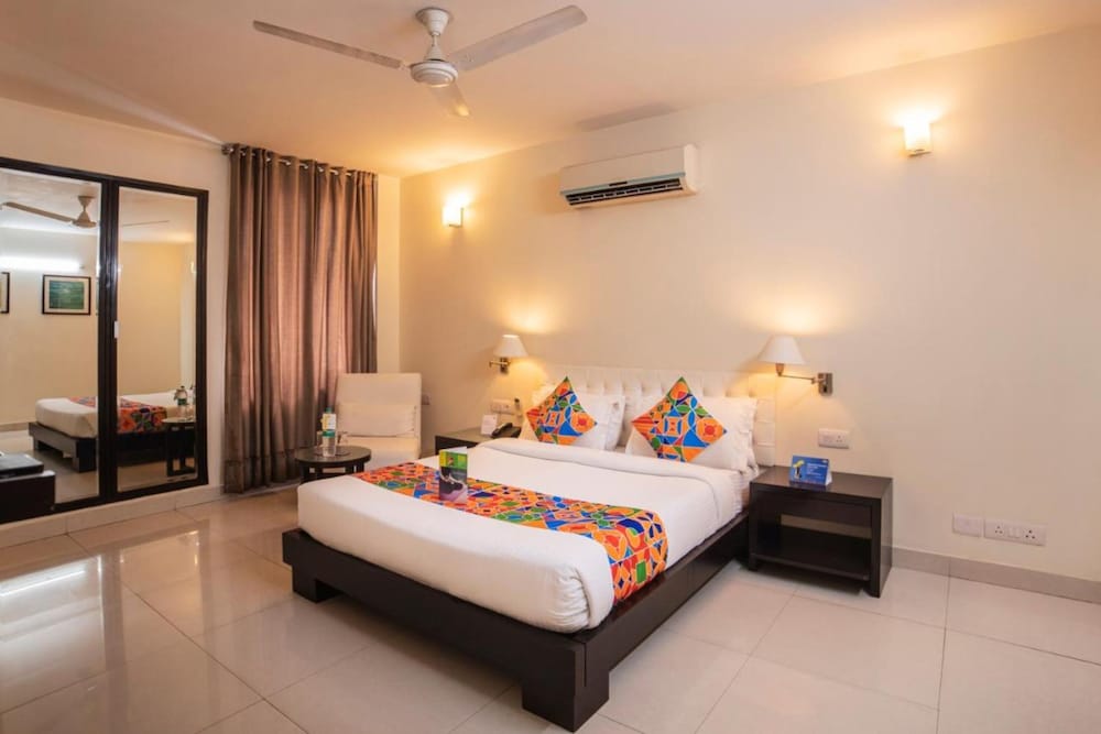 FabHotel Anutham Saket 11/36