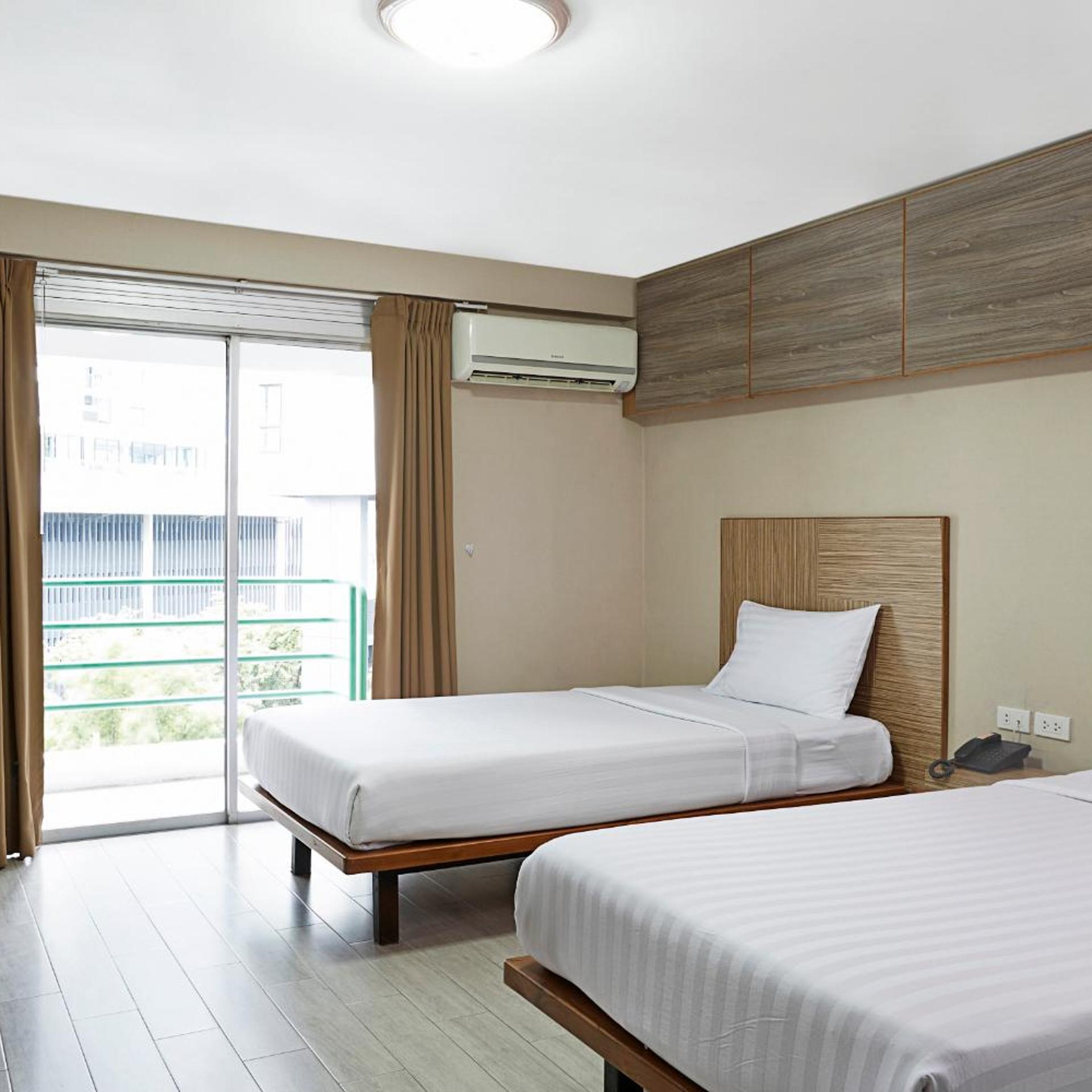 Watana Hotel Bangkok 12/63