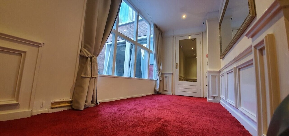 Rembrandtplein Hotel 29/65