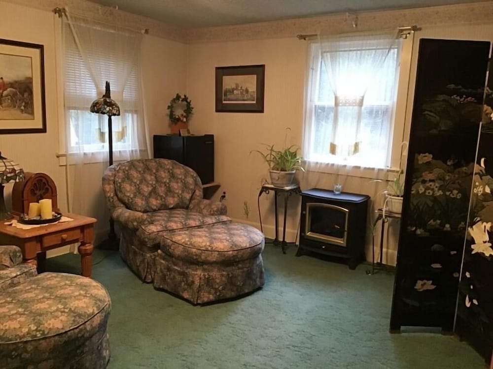 Brookview Manor Inn of the Poconos 30/51