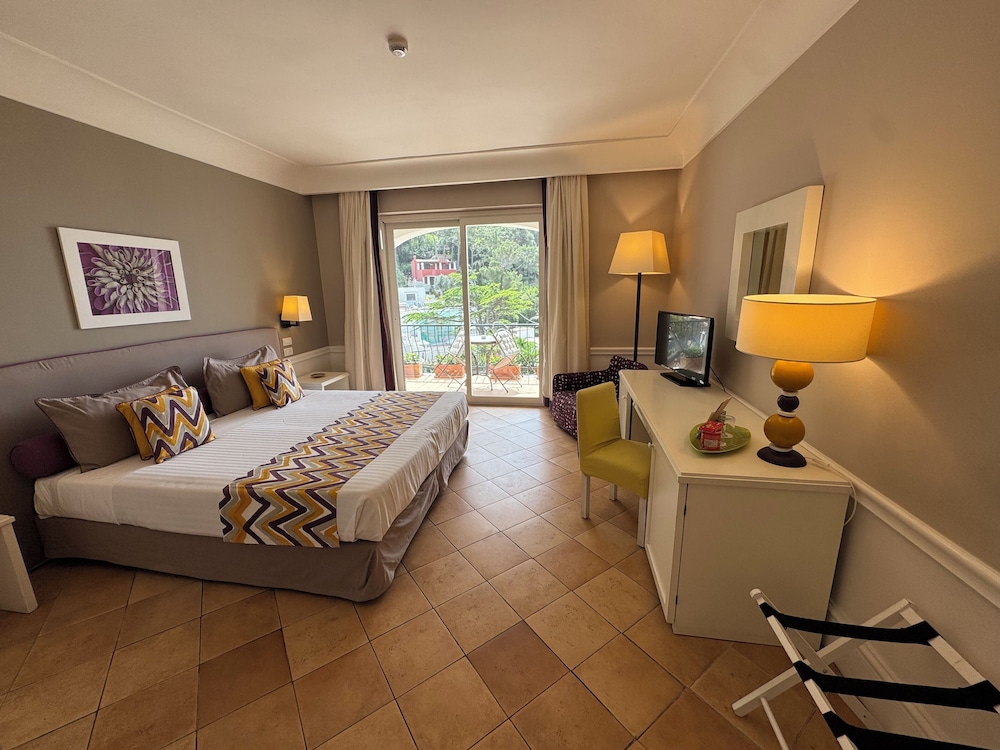 DELUXE, SEA VIEW, PATIO