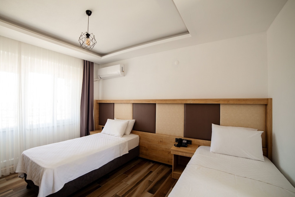 Estia Hotel 5/17