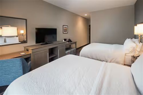 Room, 2 Queen Beds, Bathtub, Accessible