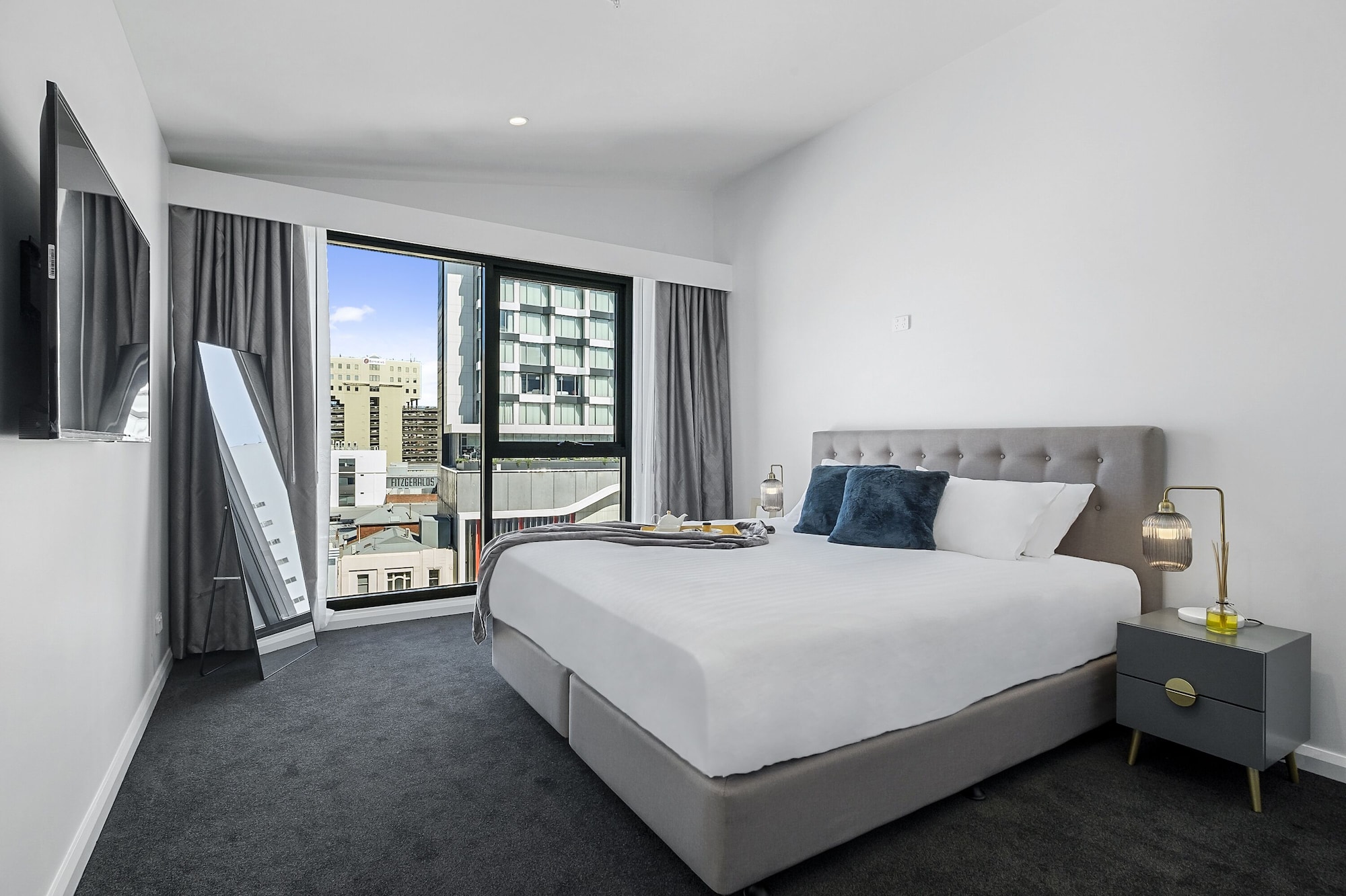 Signature, Penthouse, 1 King and 2 Queen Beds