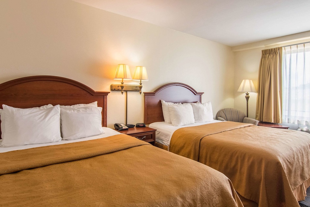 Quality Inn Foristell, MO 15/48
