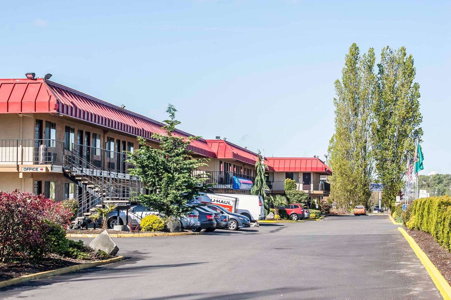 Rodeway Inn & Suites 16/16