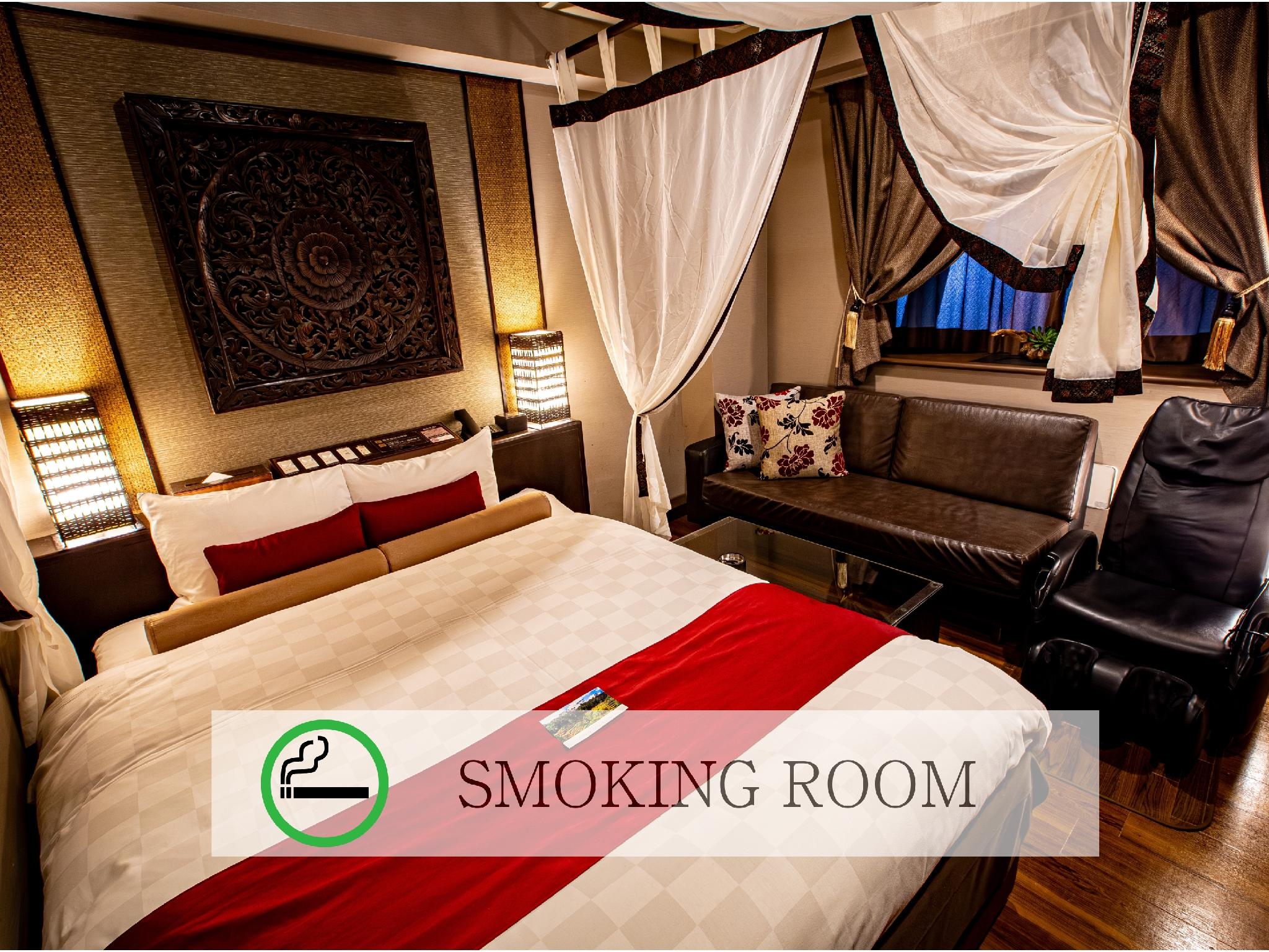 Moderate, Queen Bed, Smoking